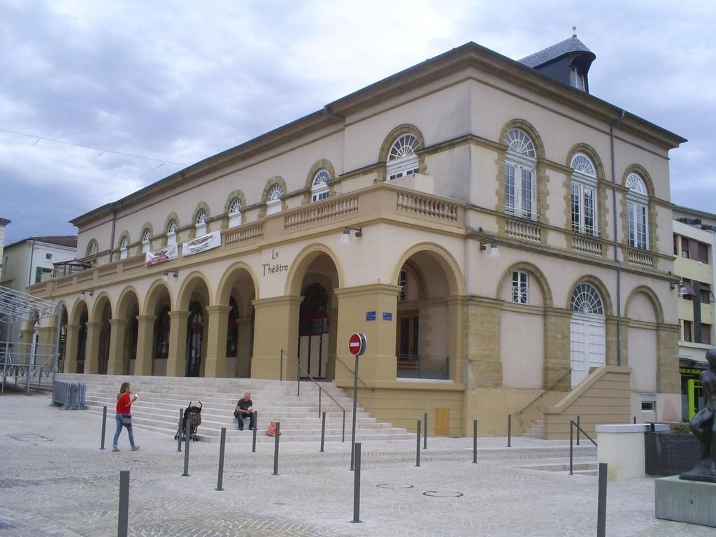 Hotel De La Gare Mont-de-Marsan Exterior photo